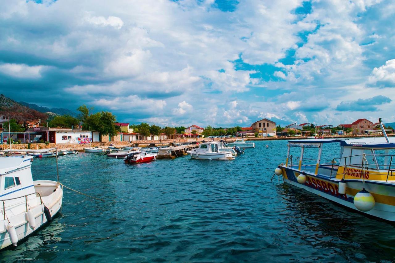 Apartments Marina Starigrad Paklenica Buitenkant foto